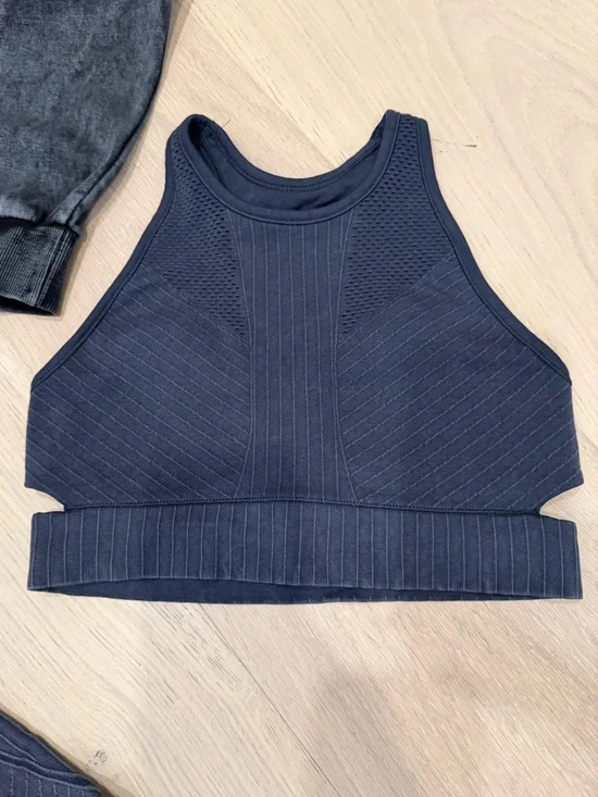 Active Set - Picture 3 of 4